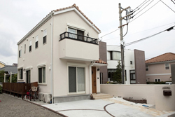 自然素材住宅・２階にリビングのある２階建て住宅　鎌倉市材木座Ｋ様邸